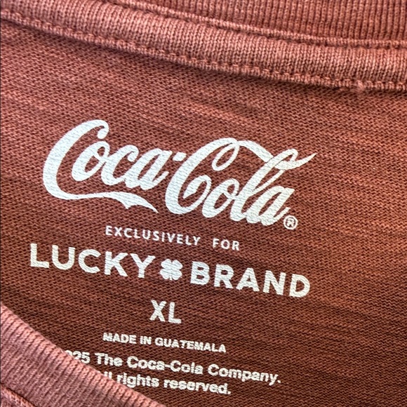 Lucky Brand Men's Coca-Cola Santa Graphic Tee - XL Brick Red NWT - Picture 2 of 8